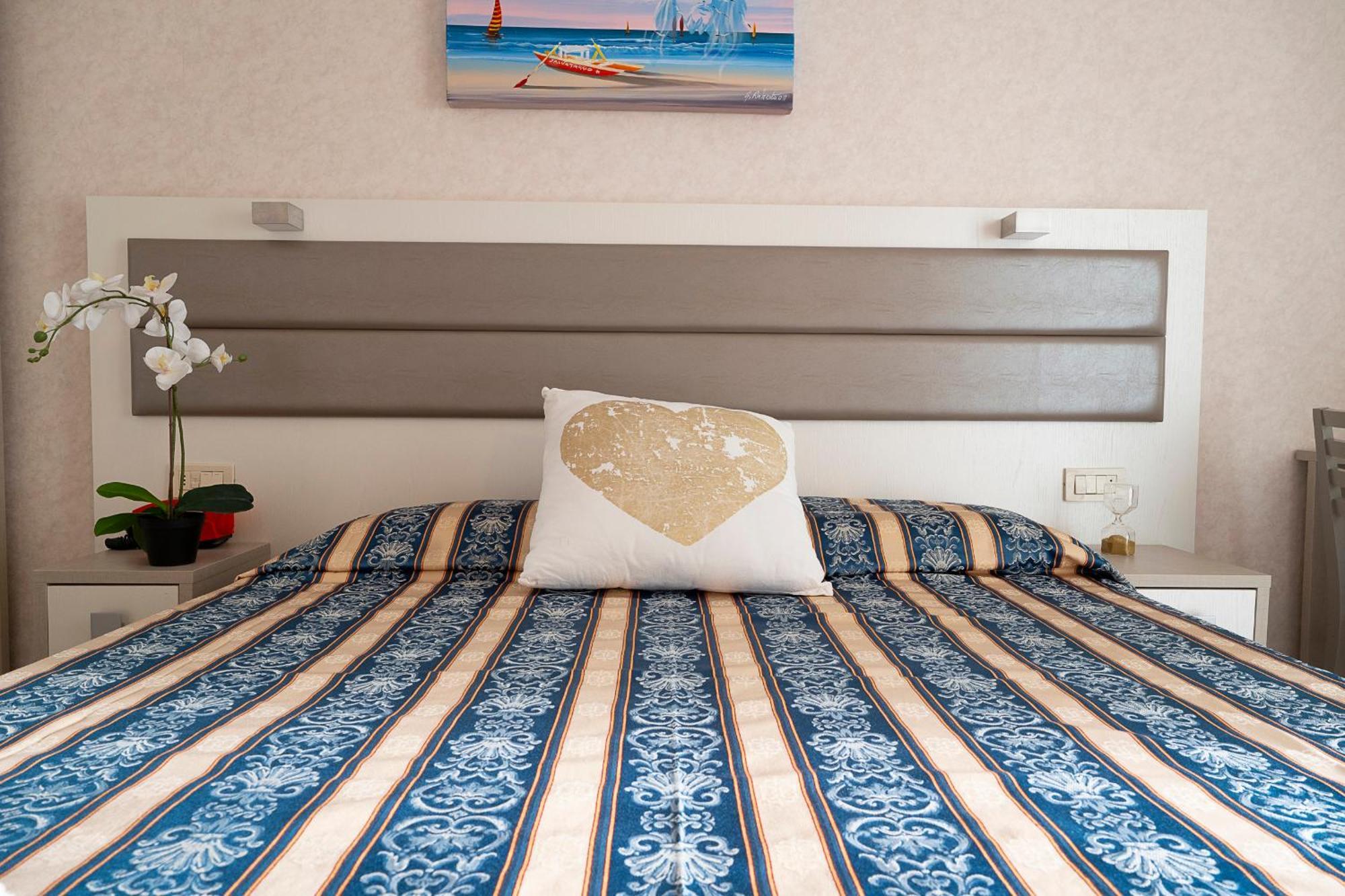 Record Hotel